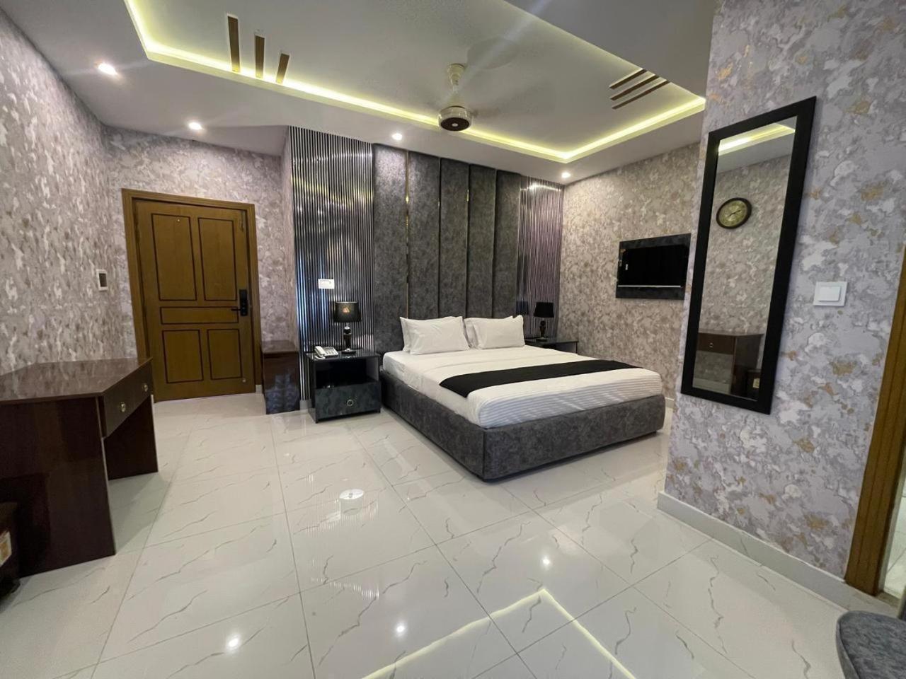 Hotel Croydon International Rawalpindi Extérieur photo