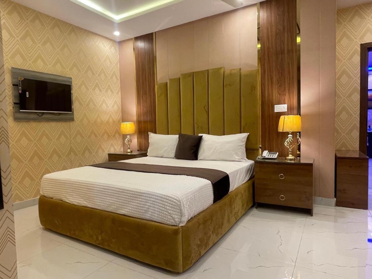 Hotel Croydon International Rawalpindi Extérieur photo